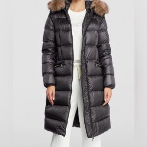 Moncler puffer coat. Original (size: S)